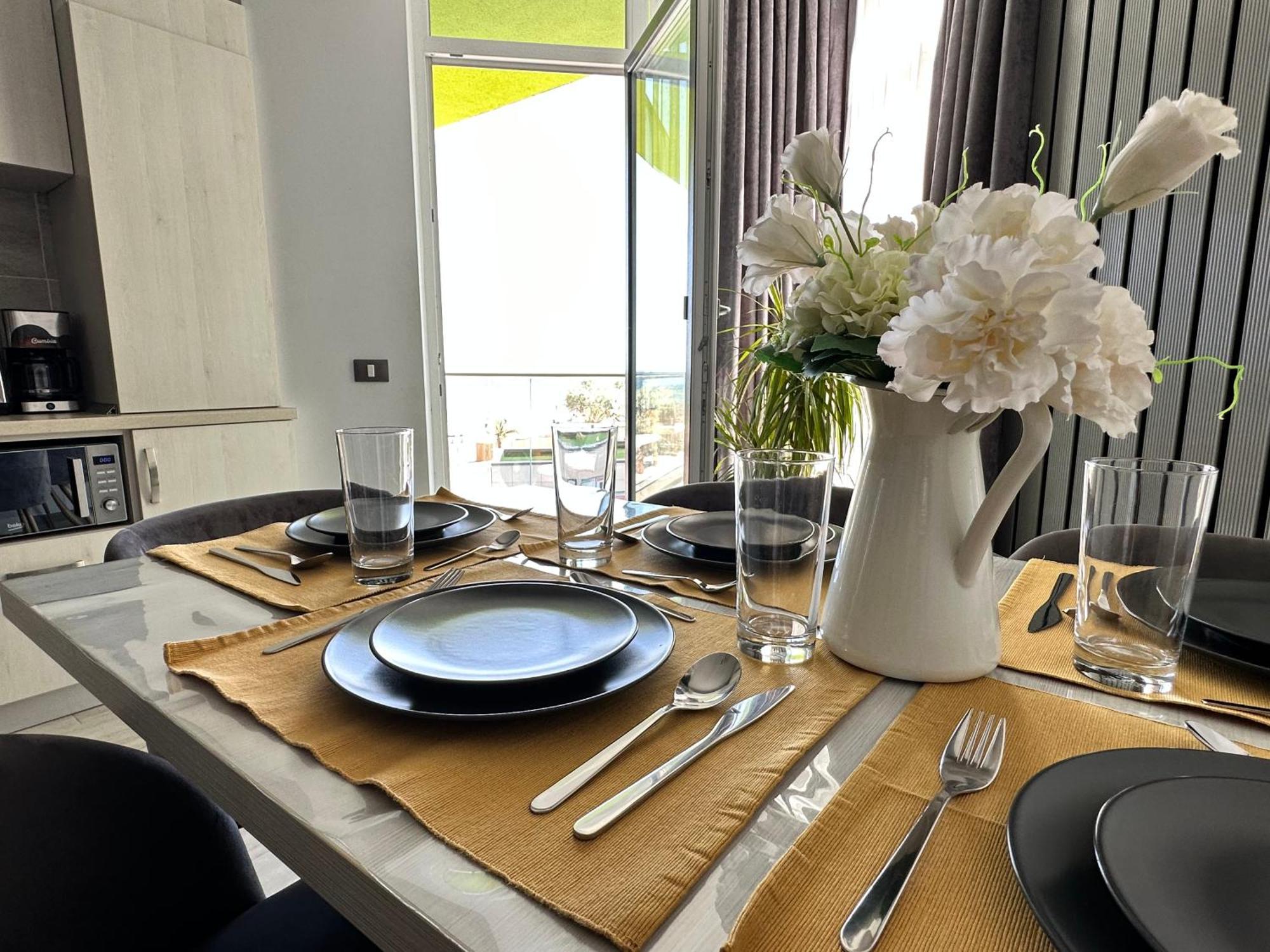 Alfie Mamaia Nord Apartment นาโวดาริ ภายนอก รูปภาพ